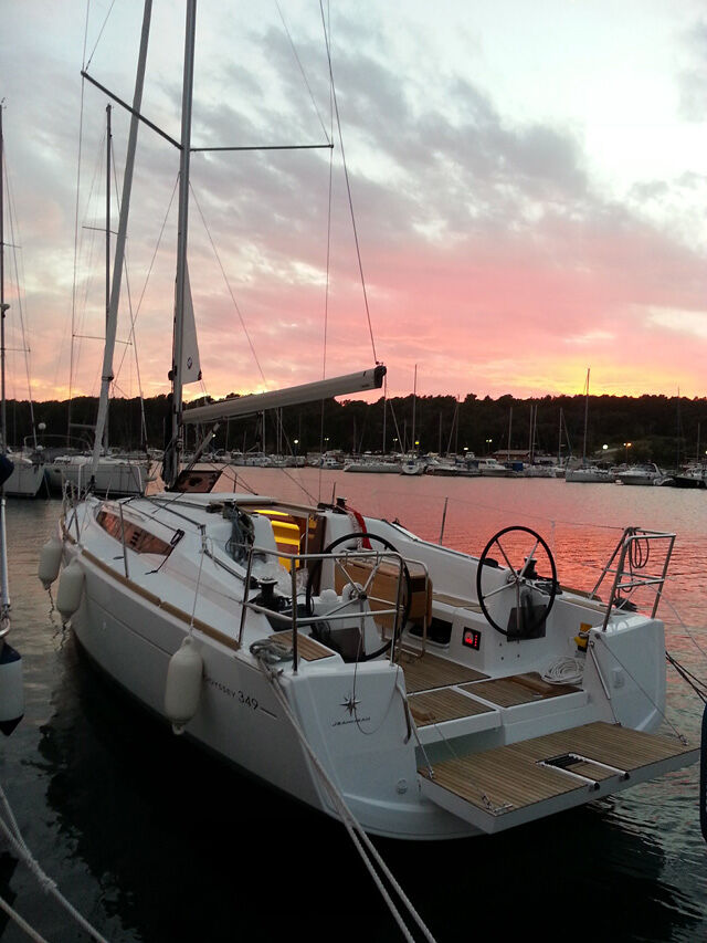 Sun Odyssey 349 - 2 cab. Glasswing